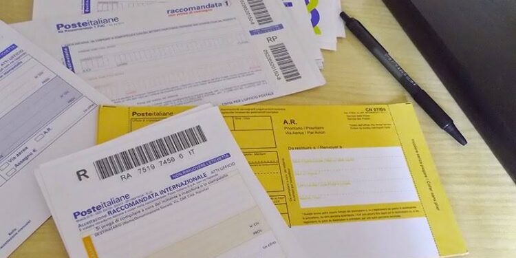 Como Enviar uma Carta na Itália: Guia Completo