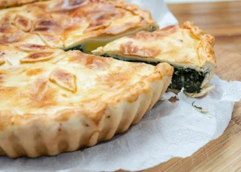 Torta Pasqualina: Receita Tradicional de Páscoa Italiana com Ricota e Espinafre