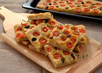 Como Preparar Focaccia Caseira de Alecrim e Tomate Cereja