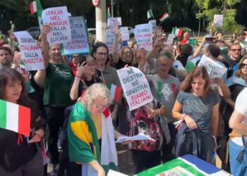 Manifestação no Ibirapuera reúne comunidade em defesa da cidadania
