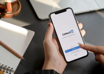 Como usar o LinkedIn para conseguir emprego na Itália