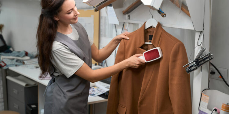Como Guardar Roupas de Inverno e Evitar Mofo, Traças e Danos no Tecido