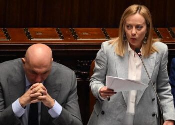 Meloni Rebate Críticas e Reafirma Neutralidade Italiana em Ataque dos EUA ao Irã