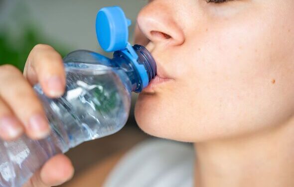 Sustentabilidade: Tampas Presas nas Garrafas? Entenda a Nova Regra na Europa