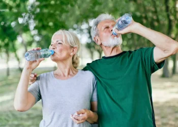 Como Evitar Riscos no Verão Italiano: Hidratação, Rotina e Cuidados Especiais