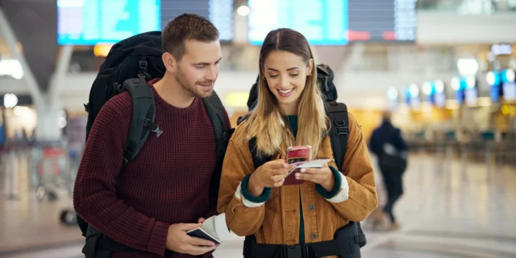 Como Ter Internet no Exterior: Vale a Pena Usar eSIM ou Roaming?