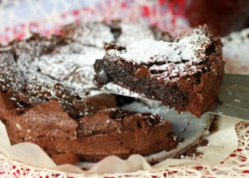 Receita Autêntica da Torta Tenerina de Ferrara