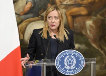 Giorgia Meloni reage ao caso Almasri: “Não sou Alice no País das Maravilhas”