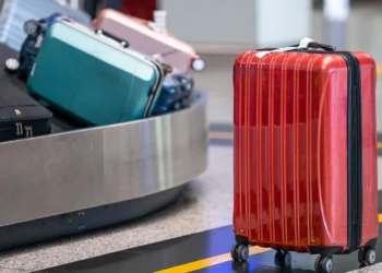 Escalas de Voos: Quando é Necessário Retirar Sua Bagagem