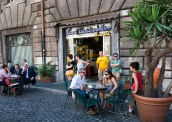 Como Sobreviver Socialmente na Itália e Criar Amizades
