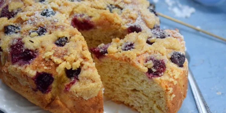 Aprenda a Fazer a Melhor Torta de Uva Caseira com Massa Fofa e Farofa Crocante