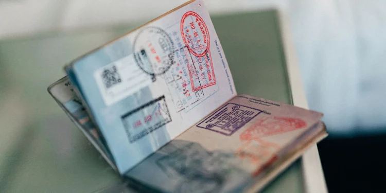 Tchau, carimbos! Europa inicia controle digital nos Passaportes