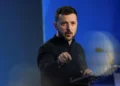 Guerra Ucrânia-Rússia: Zelensky pede apoio europeu por mais 2 a 3 anos de combates