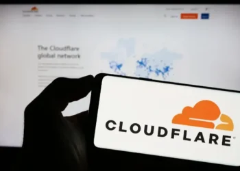 Internet global afetada: Cloudflare enfrenta falhas e serviços ficam indisponíveis