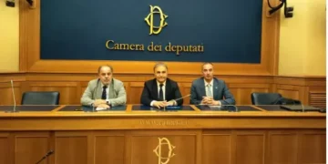 Tirelli, Merlo e Borghese apresentam proposta alternativa de reforma da cidadania na Câmara dos Deputados