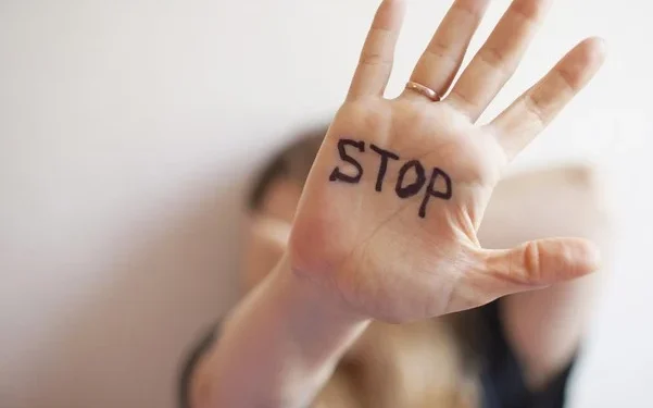 Morte de Jovem Empresária Reabre Debate sobre Violência contra Mulheres na Itália