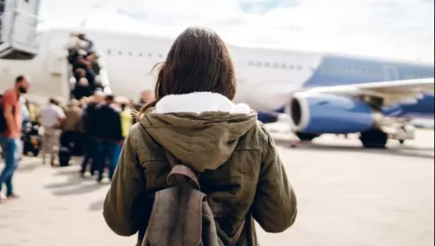 Crise demográfica se agrava: Itália enfrenta êxodo juvenil enquanto natalidade atinge mínimo histórico