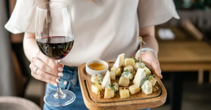 8 Vinhos italianos ideais para harmonizar com queijos