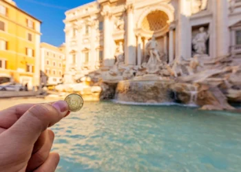 Você sabia? Mais de €3.000 são jogados na Fontana di Trevi todos os dias