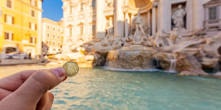Você sabia? Mais de €3.000 são jogados na Fontana di Trevi todos os dias