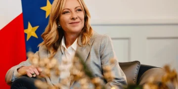 UE acelera regras para expulsões e Itália reforça proteção das reservas de ouro; Índia libera 100% propriedade estrangeira em seguros