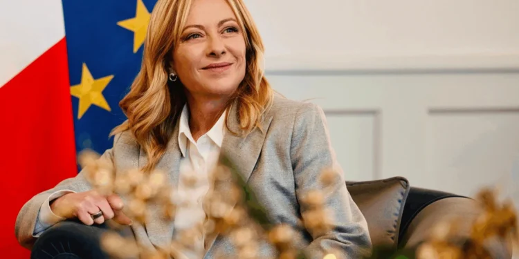 UE acelera regras para expulsões e Itália reforça proteção das reservas de ouro; Índia libera 100% propriedade estrangeira em seguros