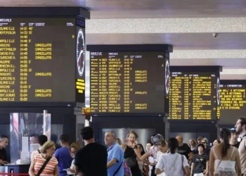 Greve geral na Itália paralisa transportes, escolas, correios, hospitais: Dia de transtornos em todo o país