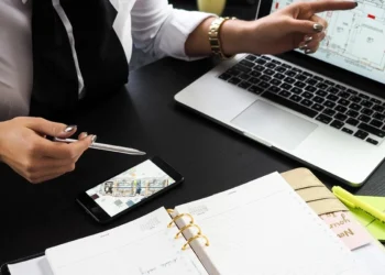 Revogação do nulla osta ao trabalho subordinado e limites da proteção ao trabalhador estrangeiro