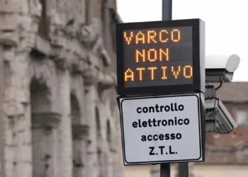 Além da ZTL: Roma adota limite de 30 km/h no centro histórico a partir de 15 de janeiro