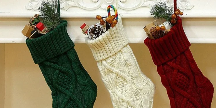 Meia da Befana resiste: Tradição presente em 9 de cada 10 lares italianos