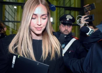 Influencer italiana Chiara Ferragni é absolvida em Milão após polêmica com pandoro e ovos de Páscoa