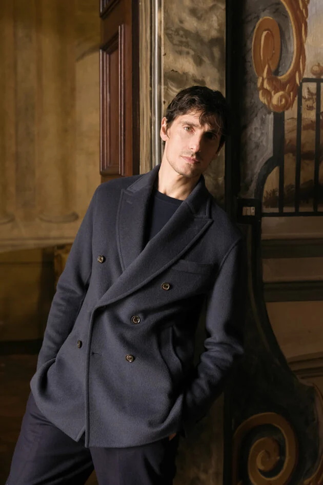 Milano Fashion Week, i top e i flop della moda uomo: Prada resta la bussola, Dolce & Gabbana cade sugli stereotipi, il “famolo strano” dei giovani designer — ilfattoquotidiano.it