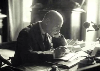 Gabriele D’Annunzio (1863–1938): Literatura, patriotismo e propaganda de guerra