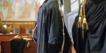 Tribunal de Veneza Reestrutura Secretaria por Sobrecarga e Restringe Retorno Exclusivamente ao Advogado Constituído