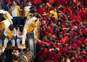 Evento histórico: Carnaval de Ivrea 2026 terá dez dias de rituais, desfiles e batalhas