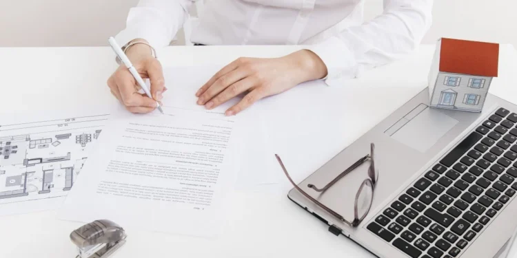 Residência Legal na Itália: Por Que É Crucial Manter Seus Dados de Residência Atualizados